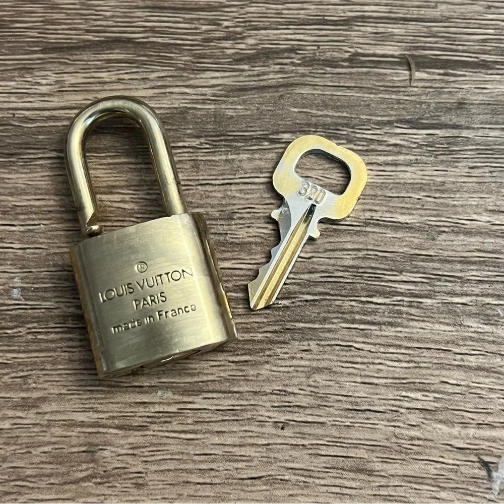 LOUIS vuitton brass lockset #320 no3